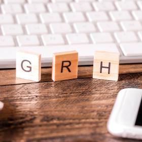 concept GRH sur pièces de bois